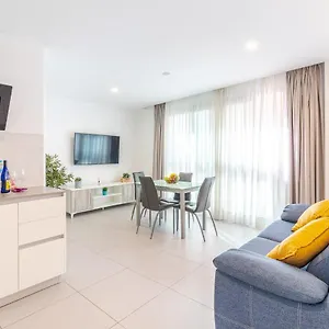 modern-flat-las-canteras-las-palmas-de-gran-canaria.in-canary-islands.com/